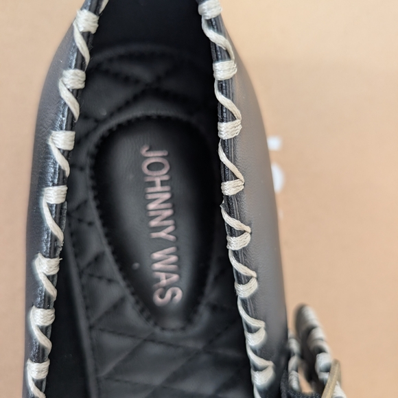 Johnny Was Black Flats with Cream Stitching - Picture 5 of 11